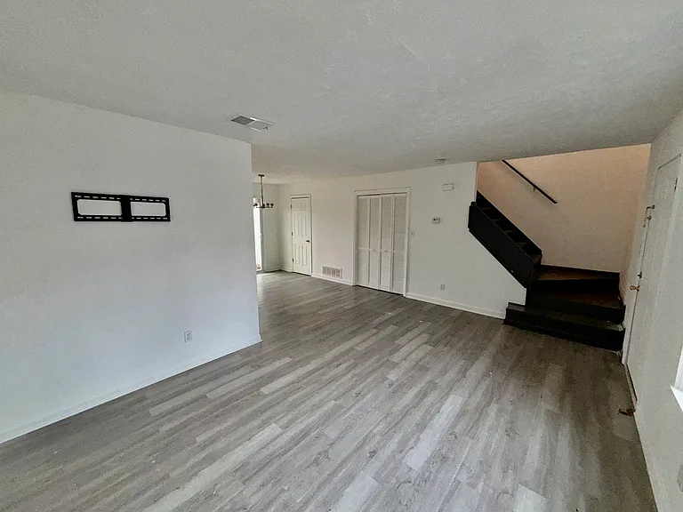 2082 Lenoa Ln — Photo 20