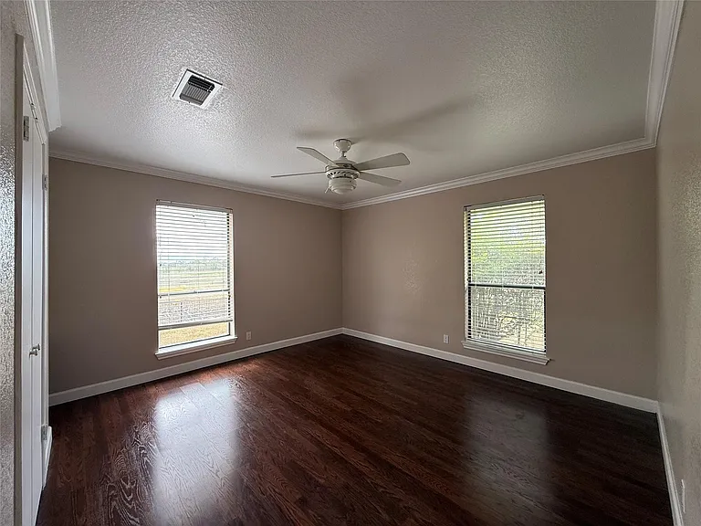 5850 Dacy Ln — Photo 10
