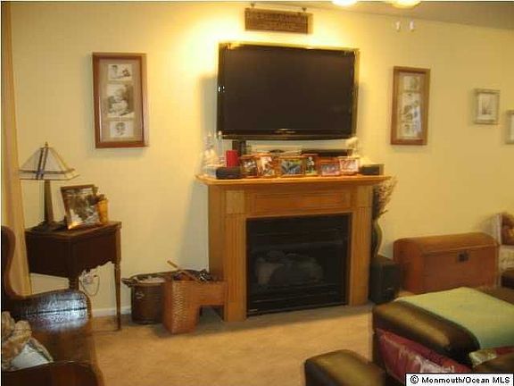 4th image of 83 Dolphin Cir E