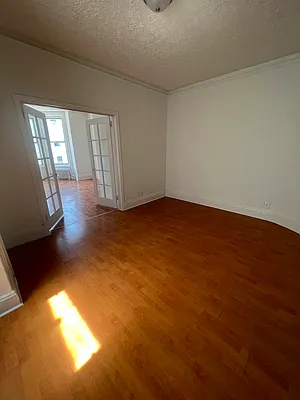 Rented by Standard Living Realty Inc | media 34