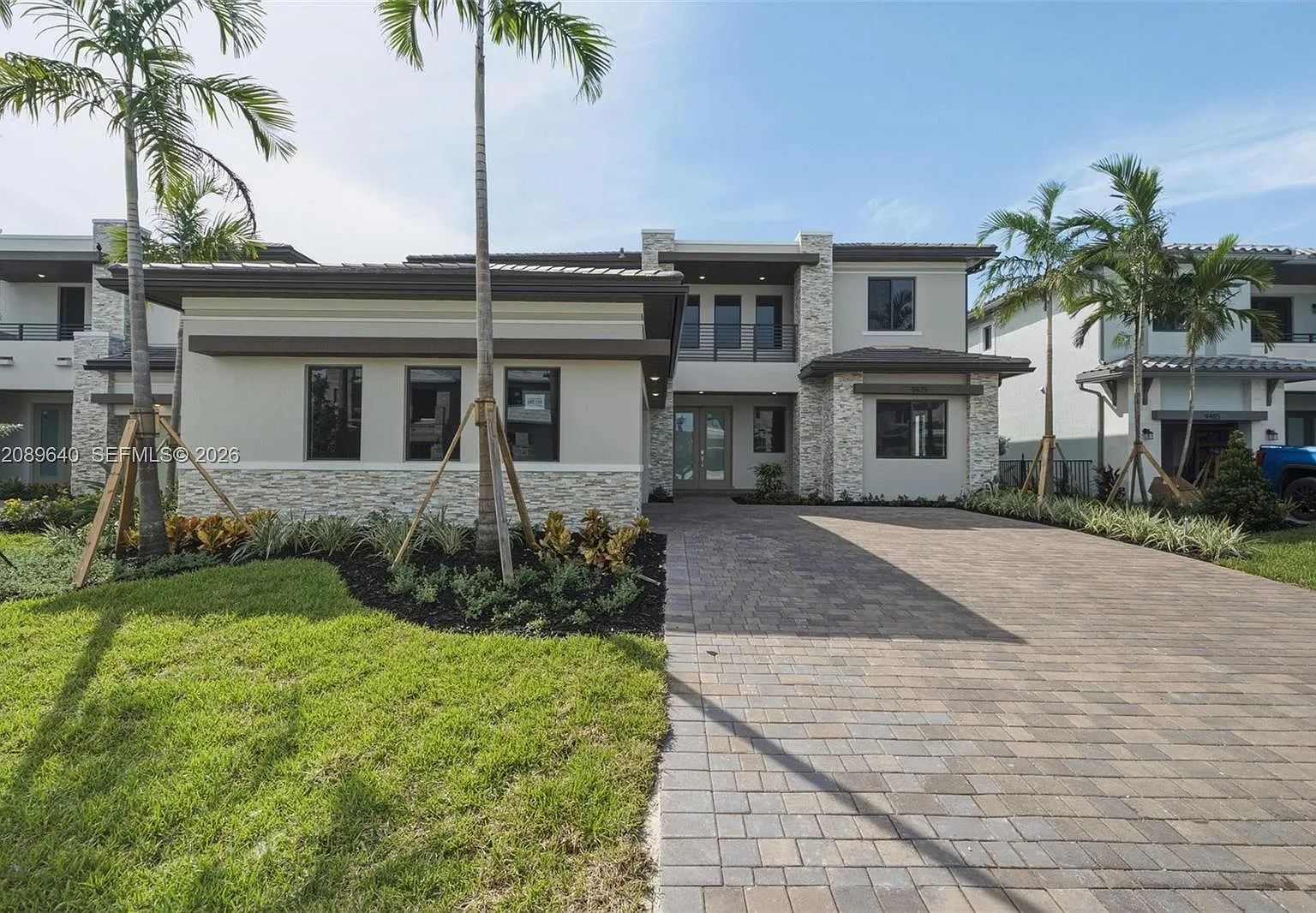 5 bed, 5.5 bath, 5377 sqft, $10,000 — Photo 3