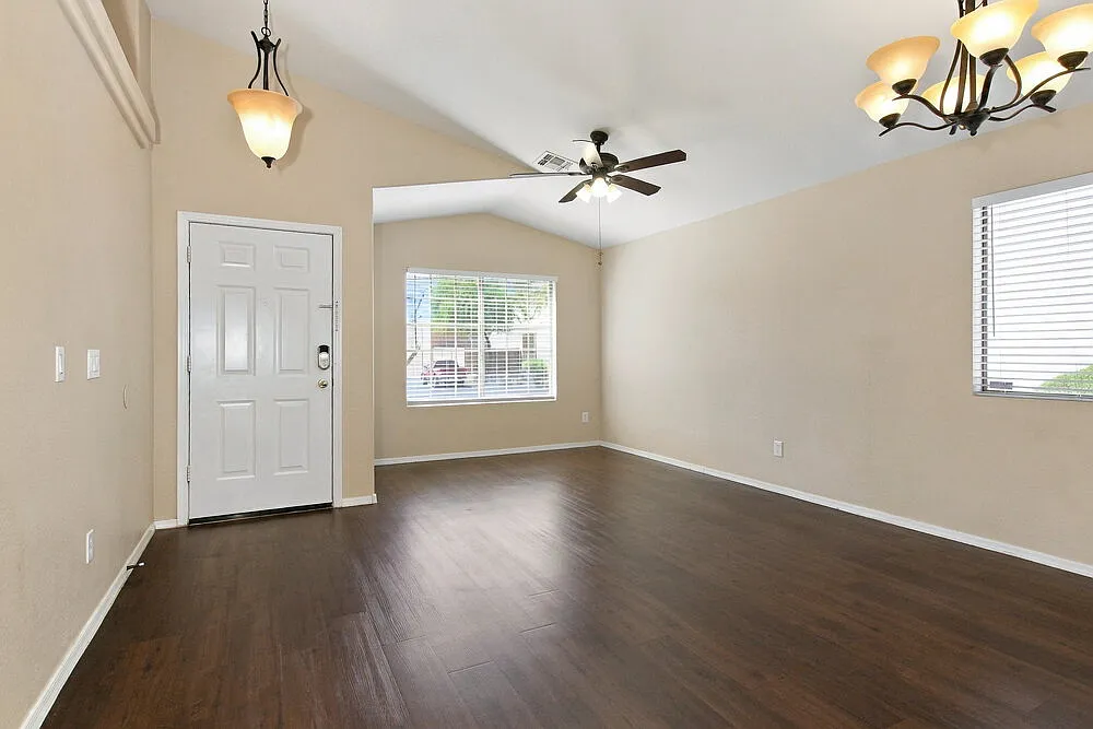 3 bed, 2.0 bath, 1681 sqft, $1,750 — Photo 4