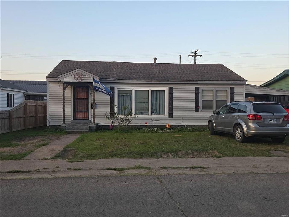 1st image of 813 Cedar St