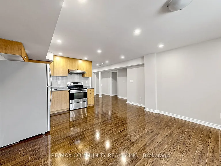 5 Mugford Cres N #BASEMENT — Photo 9