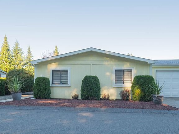2nd image of 563 NW Silver Glen Lane