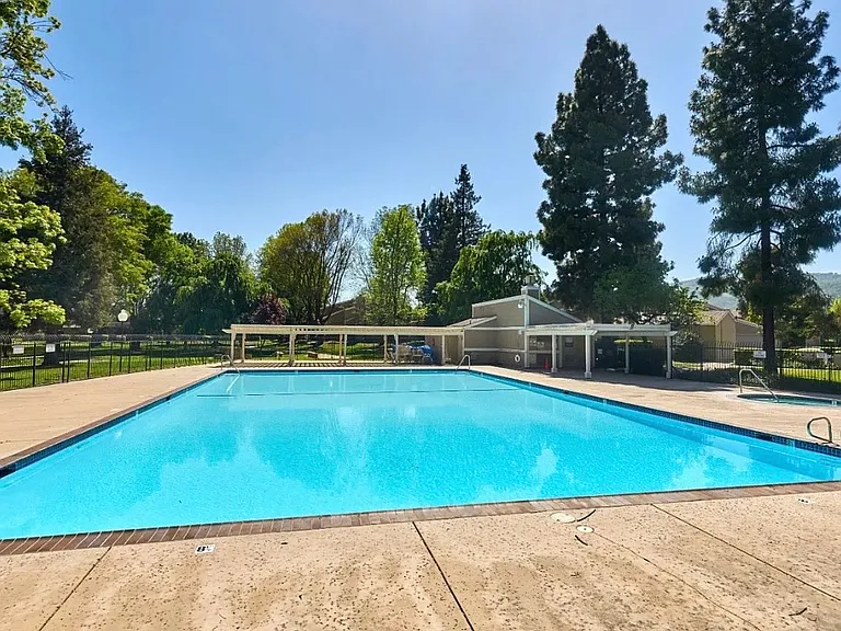6718 Freedom Ct — Photo 13