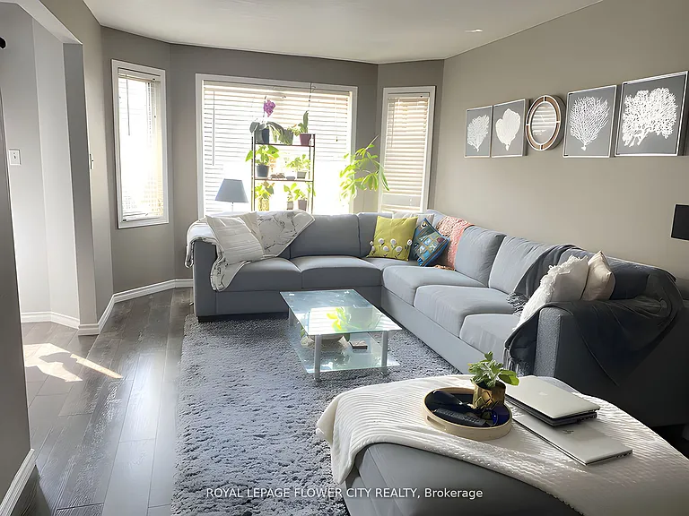 99 Windflower Dr — Photo 3