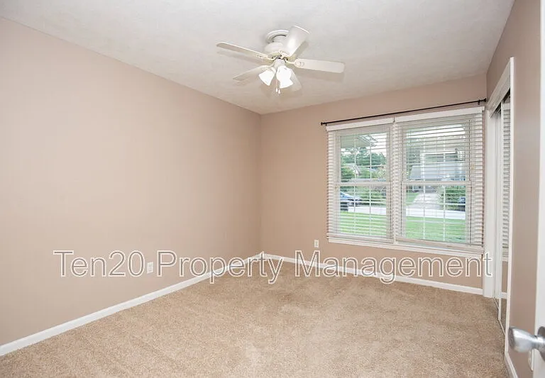 5827 Gene Ave — Photo 12