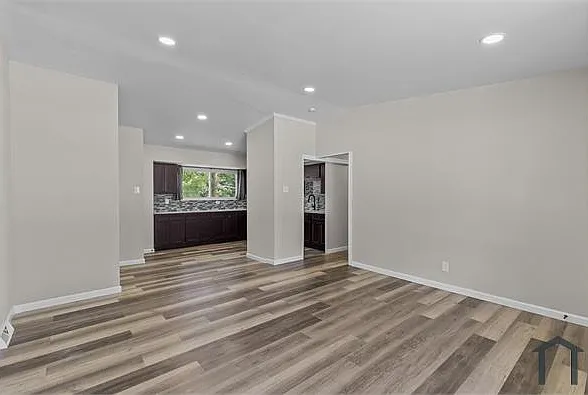 3 bed, 932 sqft, $1,700 — Photo 3