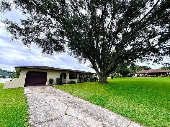4th image of 2425 Briarwood Ln