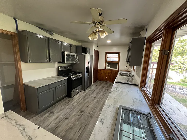 4N255 Route 83 — Photo 11