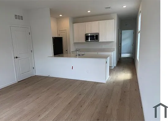 1 bed, 541 sqft, $1,550 — Photo 2