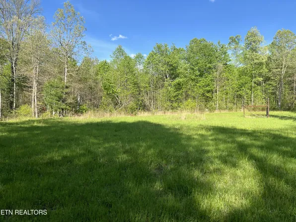 658 Peavine Firetower Rd, Crossville, TN 38571