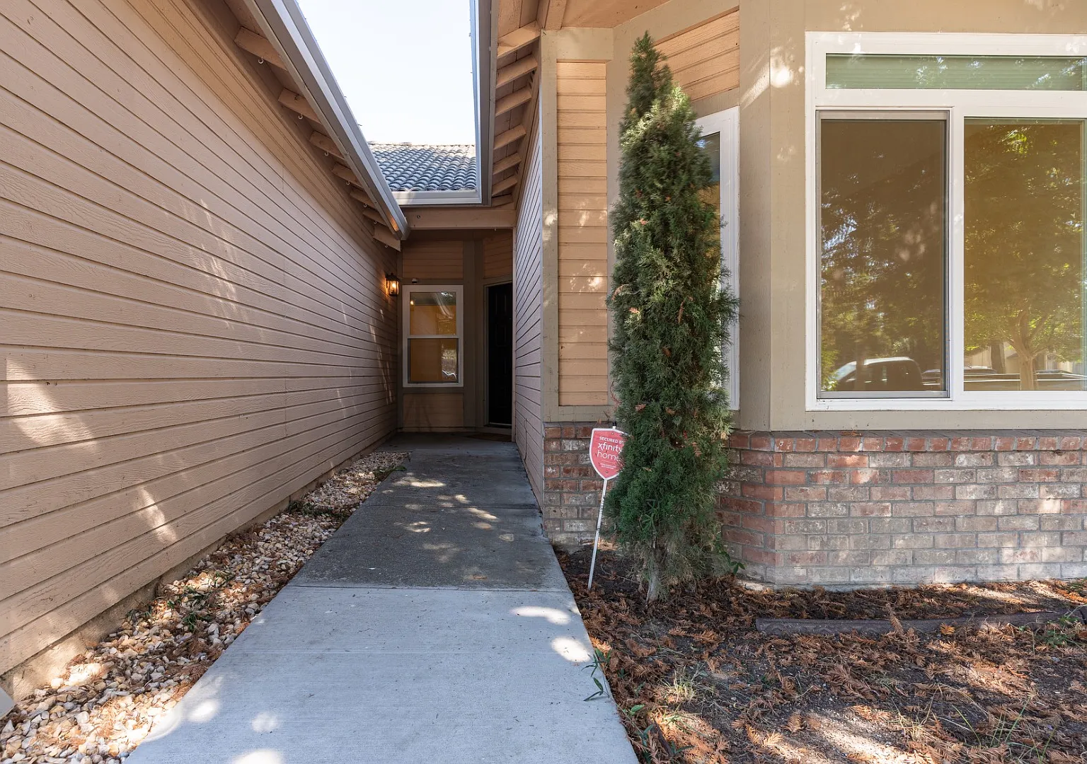 1228 De Meo St — Photo 2