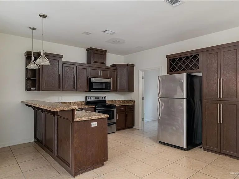 1307 W Fig Ave #B — Photo 4