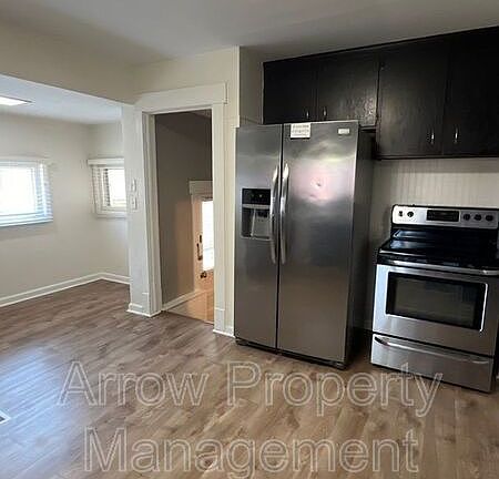 3rd image of 1459 Plum St #1