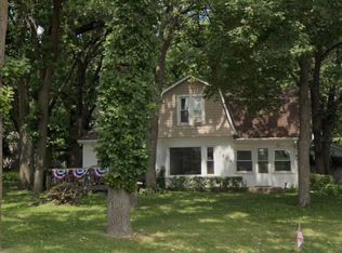 1306 Lakeshore Dr, Okoboji, IA 51355