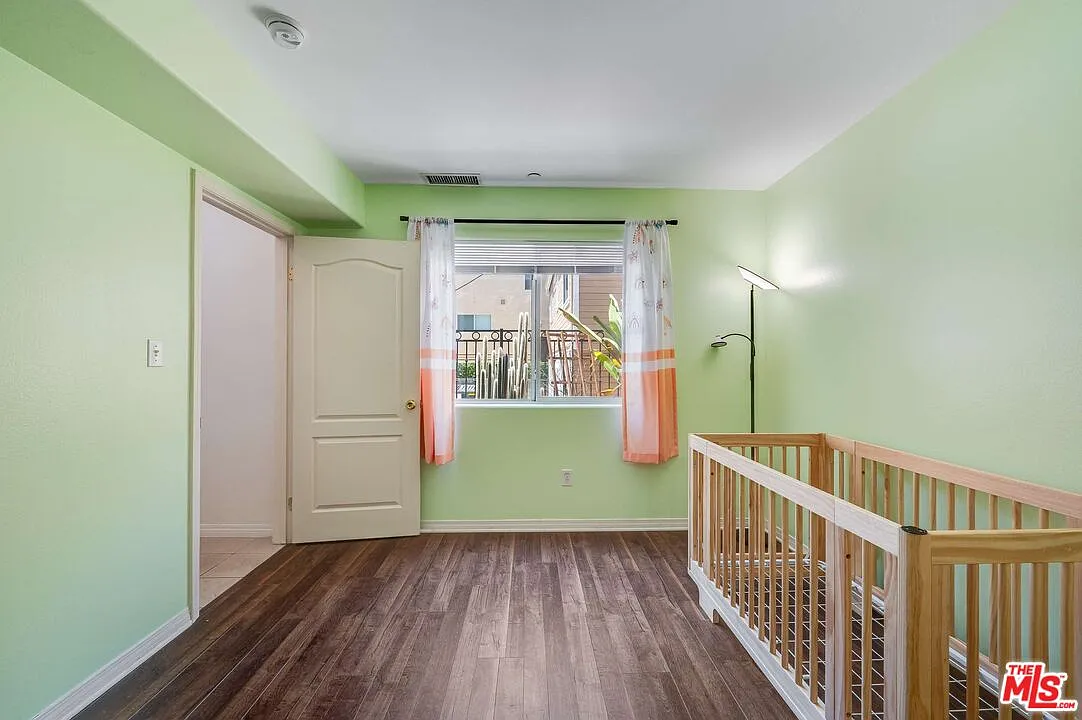 2 bed, 3.0 bath, 1748 sqft, $4,300 — Photo 4