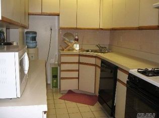 3520 147th St APT 3D, Flushing, NY 11354