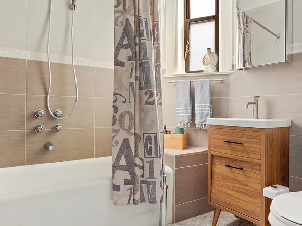 96 South Portland Avenue image 6 of 8