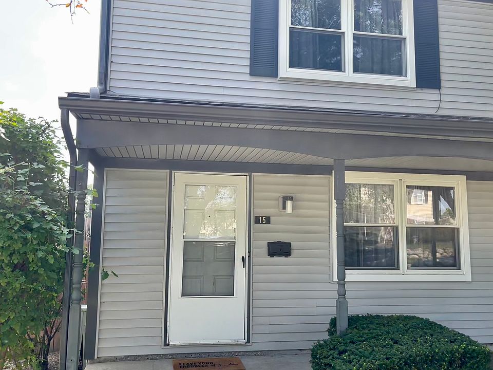 1st image of 15 Beechwoode Ln #15
