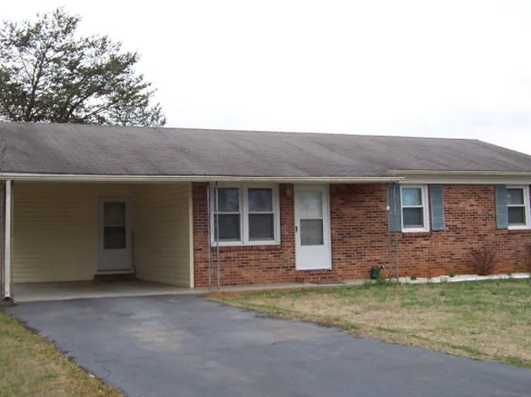 2325 Pocket Rd, Hurt, VA 24563