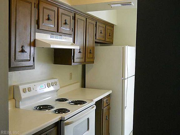 4th image of 1069 Old Denbigh Blvd