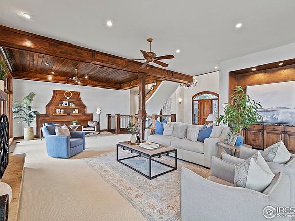 5th image of 926 Logan Ct