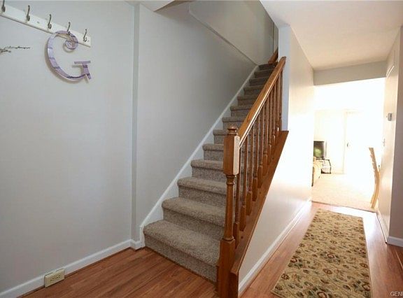 4th image of 126 Courtshire Ln