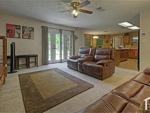 713 Catumet Dr — Photo 8