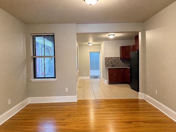 5th image of 518 N Queen St APT 1
