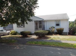 38 Gateway Ln, Lynn, MA 01905