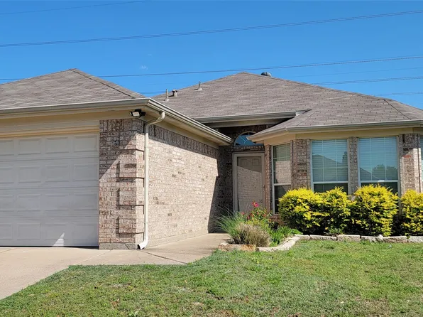 1233 Sierra Blanca Dr, Burleson, TX 76028