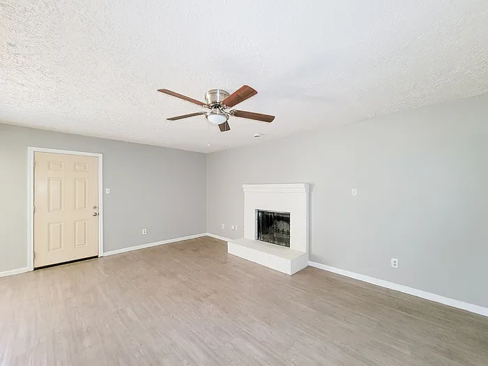 13611 Ravensway Dr #B — Photo 3
