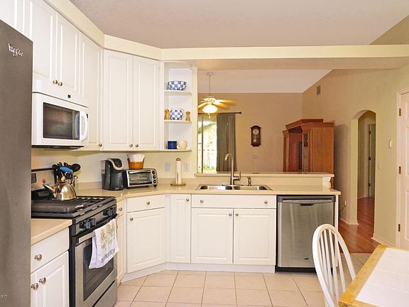 5th image of 1910 Worchester Way