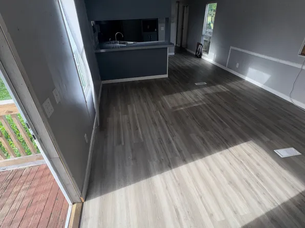 1615 Acorn St, Alvin, TX 77511