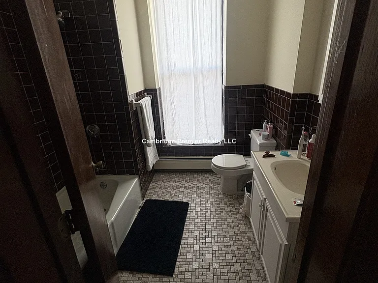 234 Pearl St #1 — Photo 5