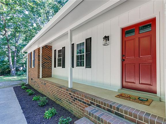 4th image of 3219 Bourbon Ln