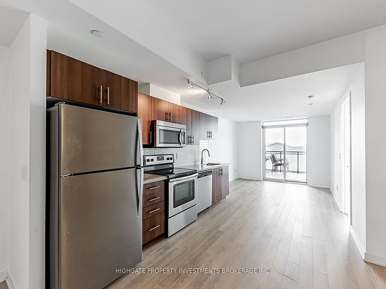 16 McAdam Ave #306 — Photo 8