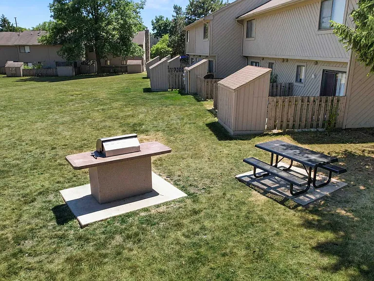 Woodbridge Apartments — Photo 21