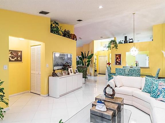 3rd image of 7719 Coral Lake Dr