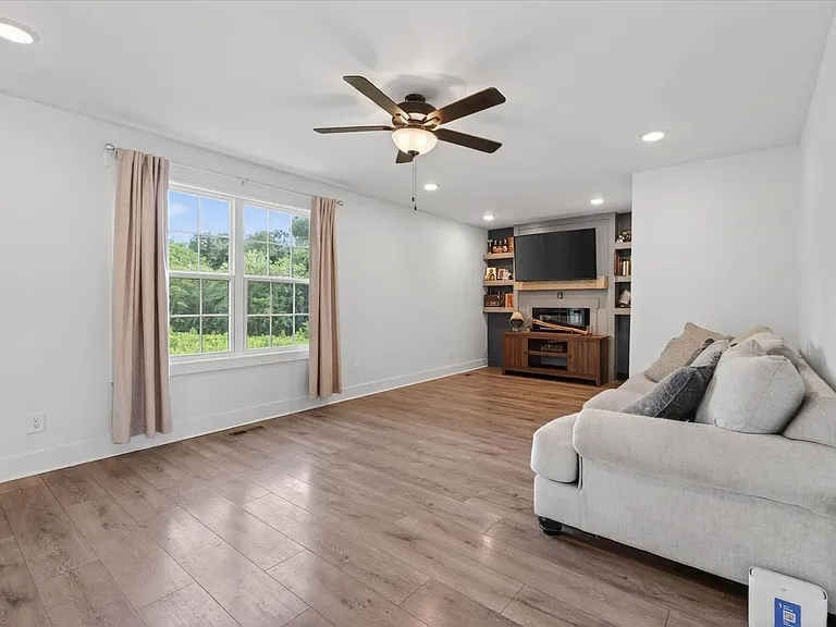 542 Judah Cir — Photo 18