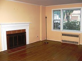 5th image of 895 Eisenhower Dr