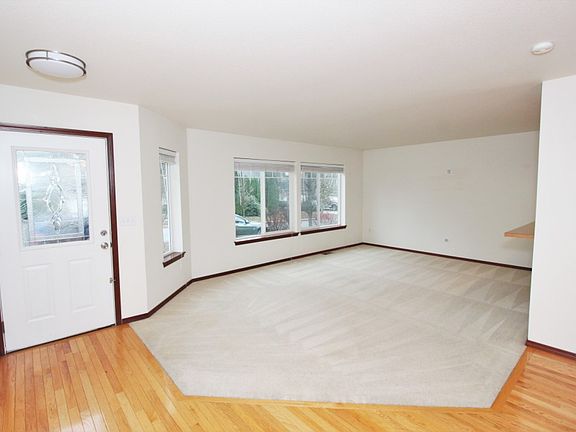 3rd image of 2740 10th Ct SE
