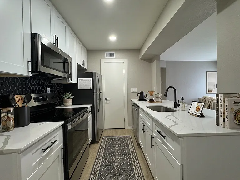4547 Avenue A #104 — Photo 4