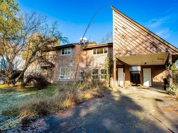 13127 Balloch Dr, Surrey, BC V3V 6Y2