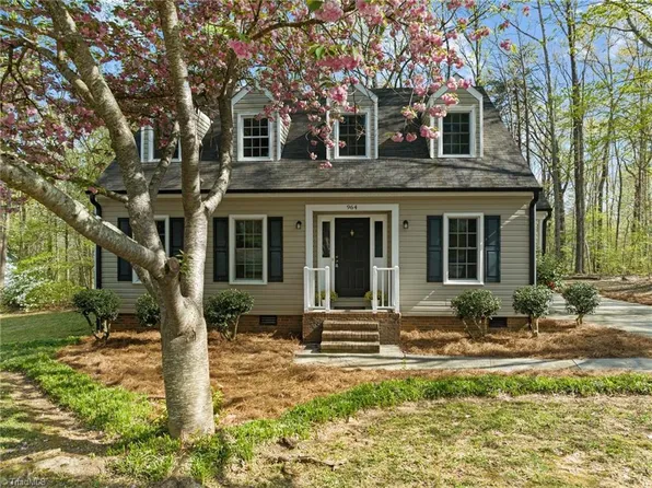 964 Chatfield Dr, Jamestown, NC 27282