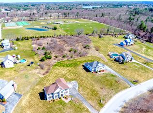 3 Squire Armour Rd, Windham, NH 03087