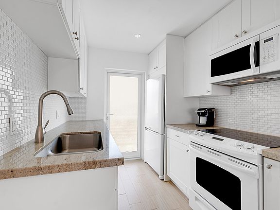 4th image of 1910 S Ocean Blvd APT 406