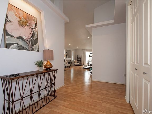 3rd image of 17823 25th Ave E